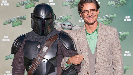 THE MANDALORIAN AND GROGU - Galaktische Fan Celebration und spektakulärer „May the 4th“ Stunt in Berlin